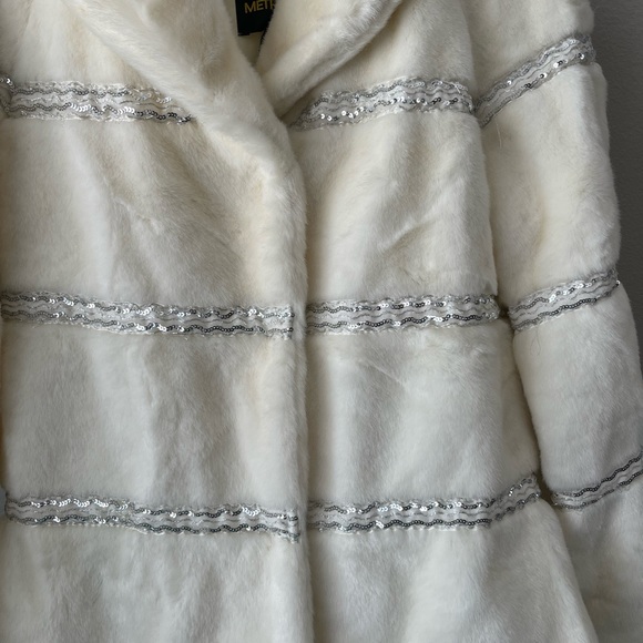 MetroStyle Faux Jacket - Picture 2 of 9